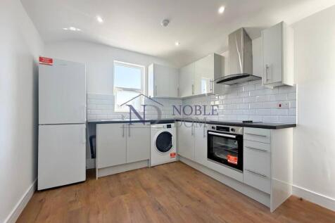 FIRST FLOOR SUDIO FLAT IN HOUNSLOW