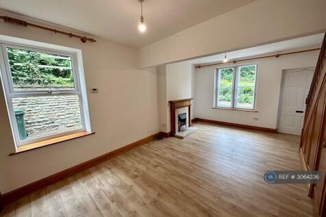 Taylor Hill, Barnsley, S75 photo 4