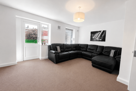 Lounge image 1