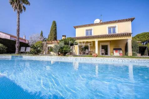 Luxury family villa with garden and pool in Mougin