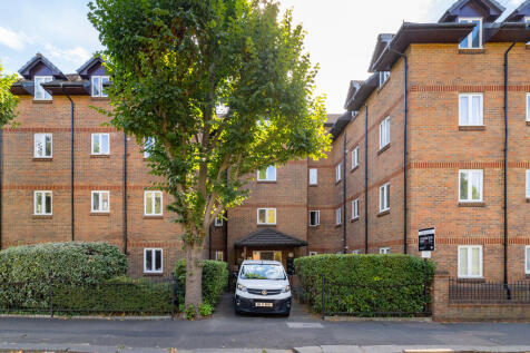 5 Kingsbridge Cou...
