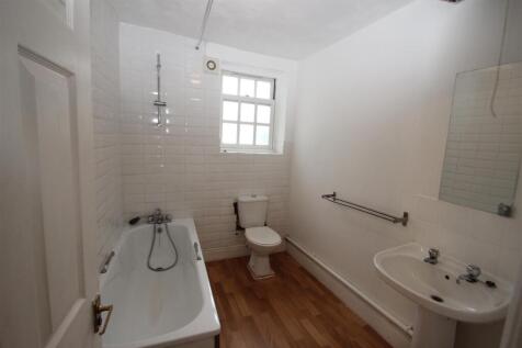 Flat 1- Bathroom.jpg