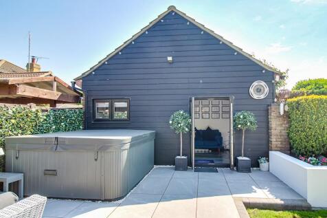 Outbuilding/Office