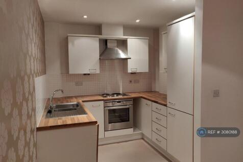 Challenge Court, Twickenham, TW2 photo 3
