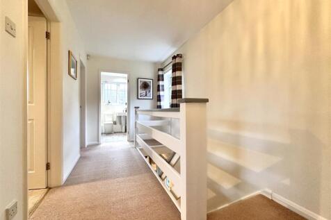 Galleried-Style Landing 927