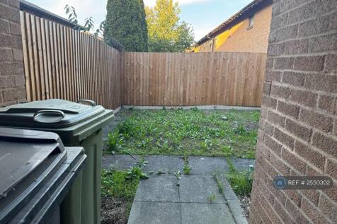 Outside Space At The Back (Shared)