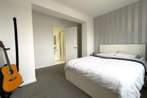 Bedroom One Into En-Suite 686