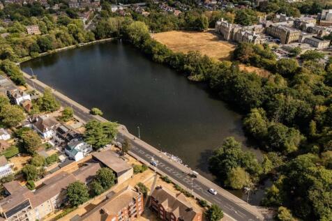 Bradwell Close, E18