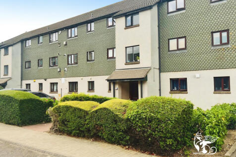 1-bed flat on Teviot Avenue, Aveley, South Ockendon, RM15, £1,200/mo
