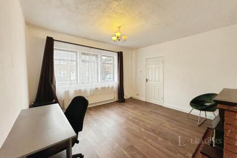 Wentworth Avenue, Luton, Bedfordshire, LU4 photo 4