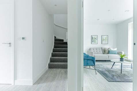 Clovelly Road, Hounslow, Middlesex, TW3 photo 4