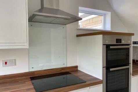 York Close, Chippenham, Wiltshire, SN14 photo 3