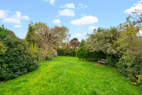 Manor Road South, Esher, KT10 photo 4