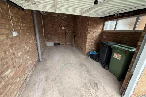 Garage.JPG