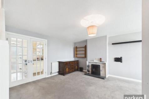 Scott Close, Emmer Green, Reading, Berkshire, RG4 photo 4