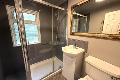 58 lower new bath.jpeg