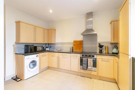Hartley Court, Cheltenham photo 4