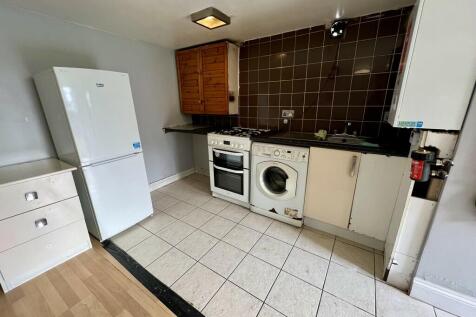 Cranford Lane, Hounslow photo 3