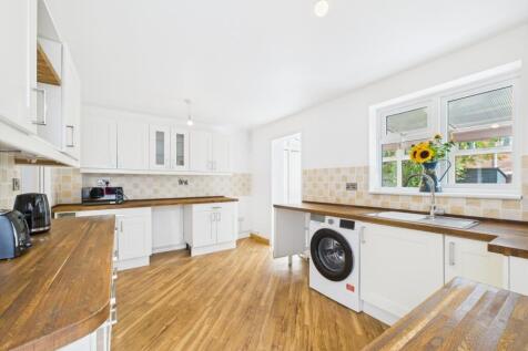 CAM02023G0-PR0155-STILL016