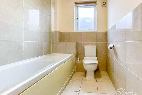 13 robinia bathroom 