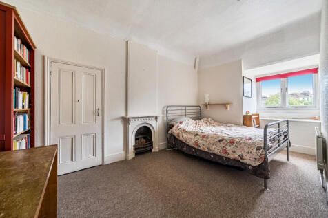 1348356-6-68b98fc...