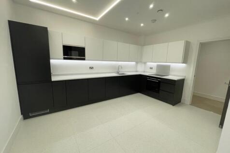 Beacon House, Pickard Close, London, N14 photo 3