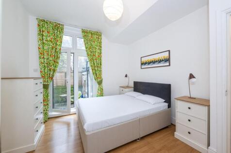 Bedroom .jpg