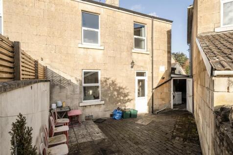 Rear Courtyard (2).jpg