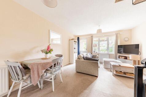 Living Room/Dining Room (1)