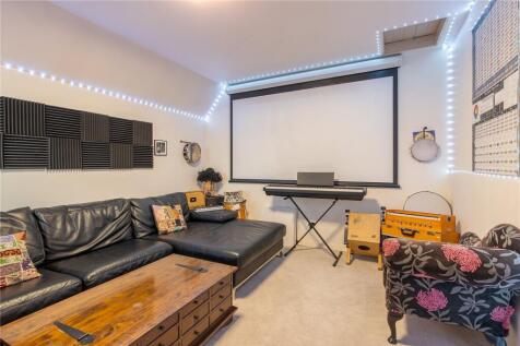 Cinema/Bed 6
