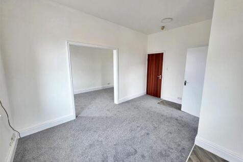 Knowle Avenue, Blackpool photo 3