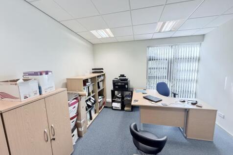 Office to rent Image 4