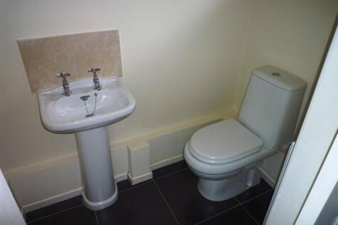 Cloakroom/wc
