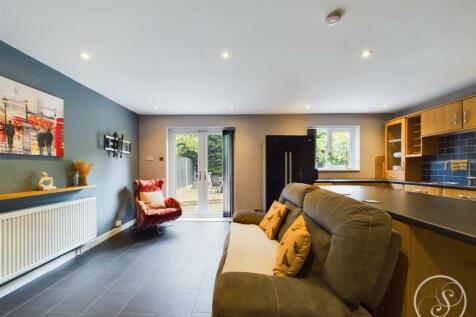 Kitchen/Diner/Living Area