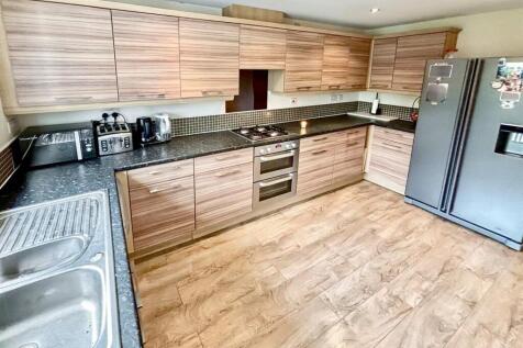 Fitted Breakfast / Dining Kitchen: