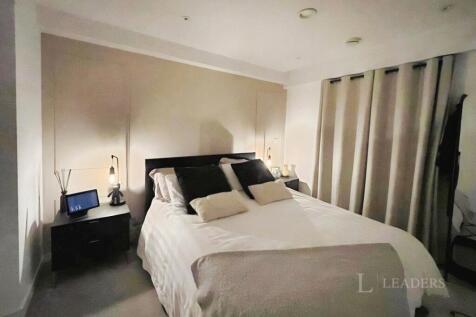 Apt 420, Block C, 14 Hulme Street, M5 photo 4