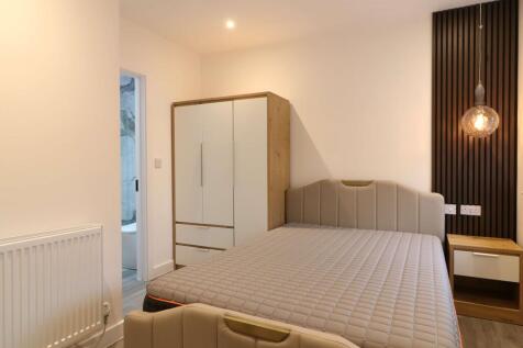 20 The Oval. Room 3.JPG