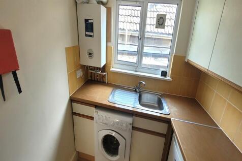 2 bedroom Semi Detached Flat in Redland photo 4