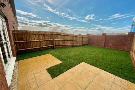 Hewer Parade, Telford, TF4 photo 2