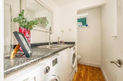 8 robertson road-5.jpg