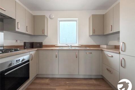 Saltwood Avenue, Greenhithe, Kent, DA9 photo 2
