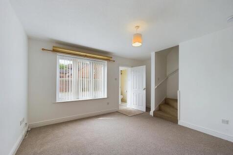 Roseland Court, Rossett, LL12 photo 3