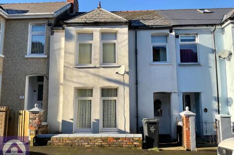 Abertillery, NP13 - property photo