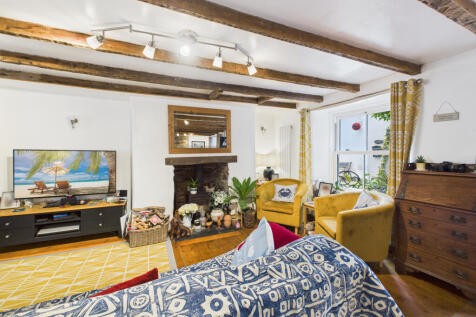 CAM05627G0-PR0022-STILL036