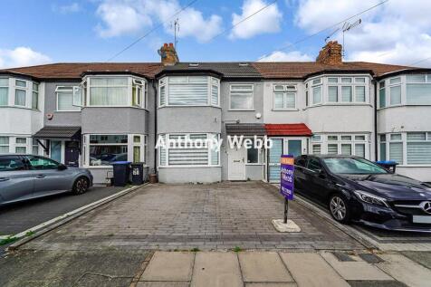 London, N13 - property photo