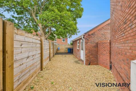 CAM03522G0-PR0216-STILL005