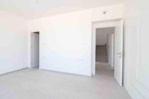 Brand new 3 bedroom contemporary designed resale villa + located on top of a beautiful sandy beach + sea views Image 9999 10