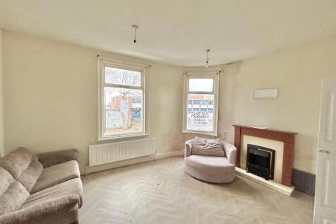 Flat 2 Lounge&amp;Bedroom.jpg