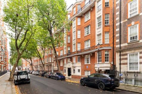 Avenue Court