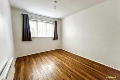 Lowry Crescent, Mitcham photo 3